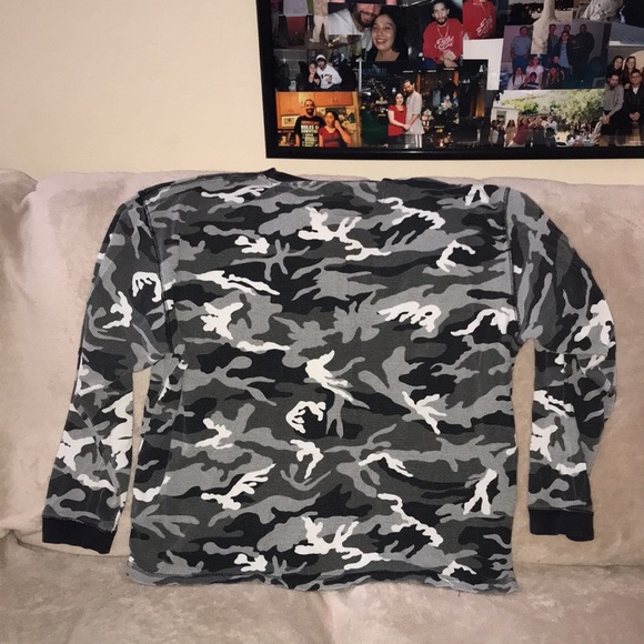 Champs XL black grey white Camo print thermal top 💕 - Picture 3 of 3